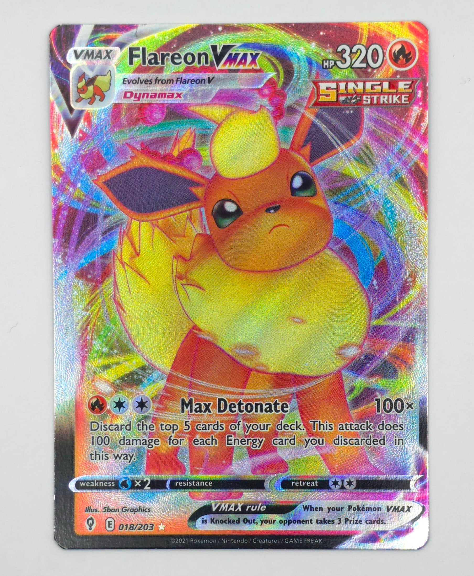 Carte Pokémon – Flareon VMAX Holo (Single Strike – Épée & Bouclier : Evolving Skies 2021 – 018/203) – ENG