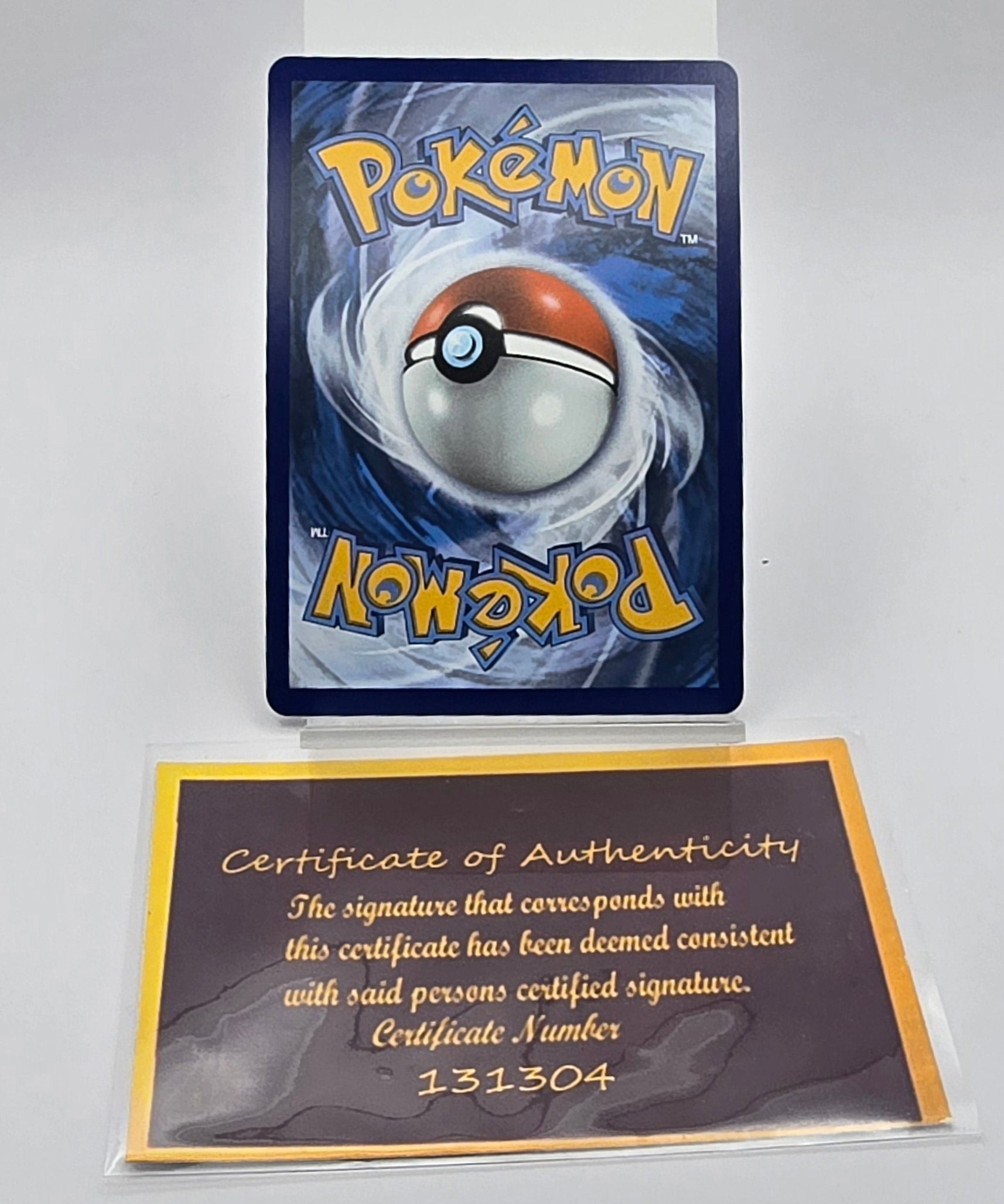 Carte Pokémon – Flying Pikachu V Holo (Pokémon Célébrations 25ᵉ Anniversaire 2021 – 006/025) – Signée par DJ Steve Aoki (avec certificat d’authenticité)